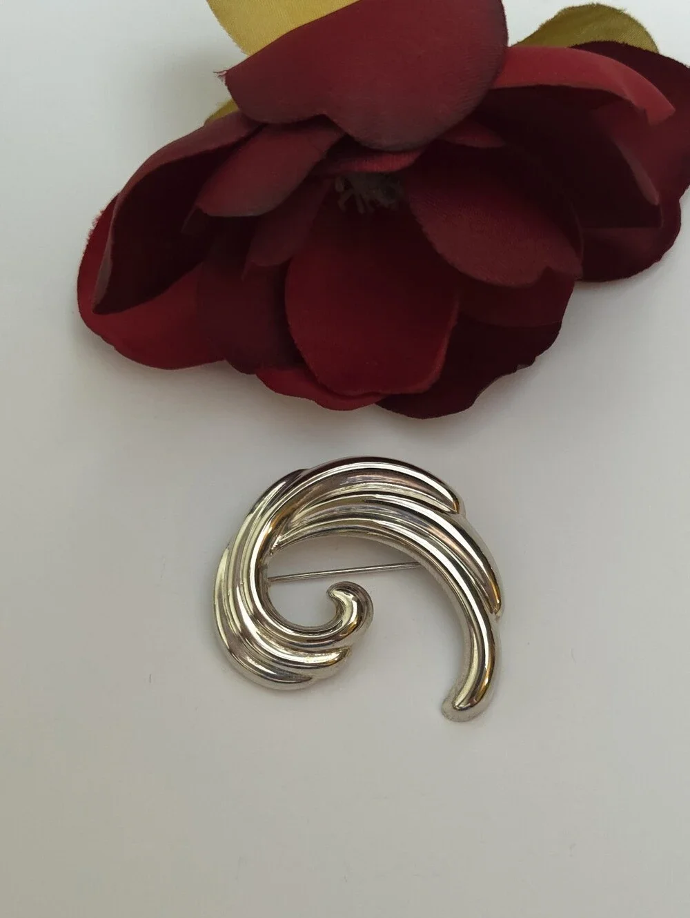 Vintage Silver Plated Art Nouveau Half Swirl Wave Brooch